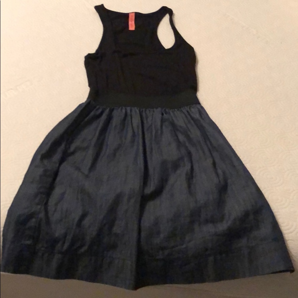 Dress. Great condition.